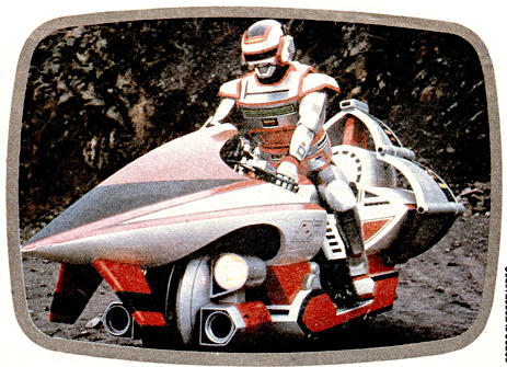 Manchete na Imprensa da Rede Manchete - Imagem 1 Cena de Jaspion ilustra matéria da revista Veja - jun-1988